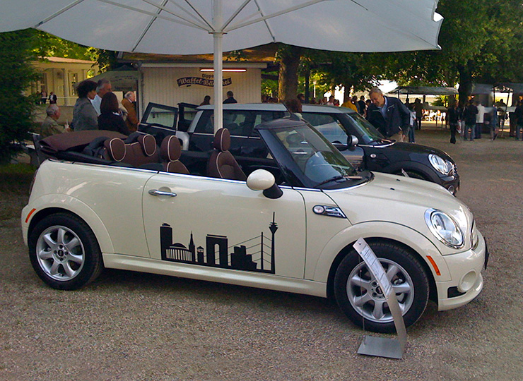 MINI Niederlassung Düsseldorf MINI Niederlassung Düsseldorf Autobeschriftung